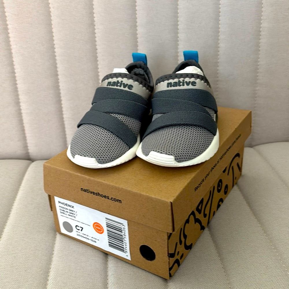 Native toddler boy shoes size 7